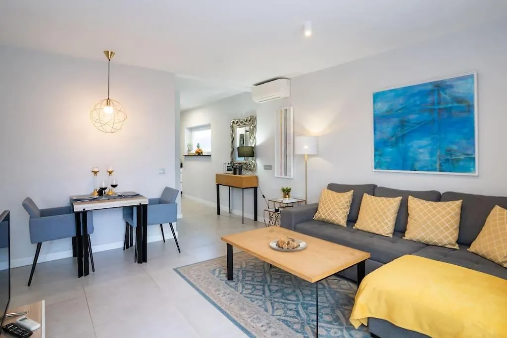 Sea Views Penthouse City Center 말라가 아파트