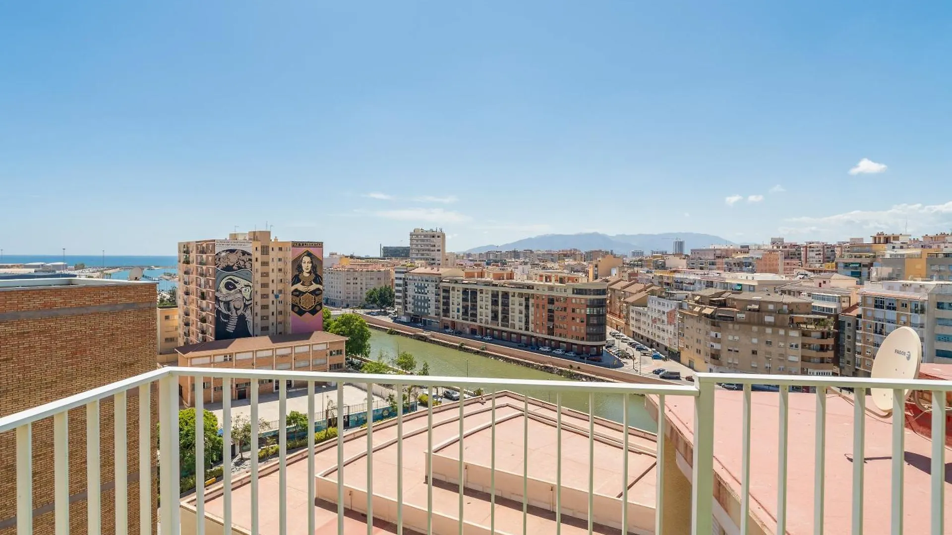 Sea Views Penthouse City Center 말라가 아파트