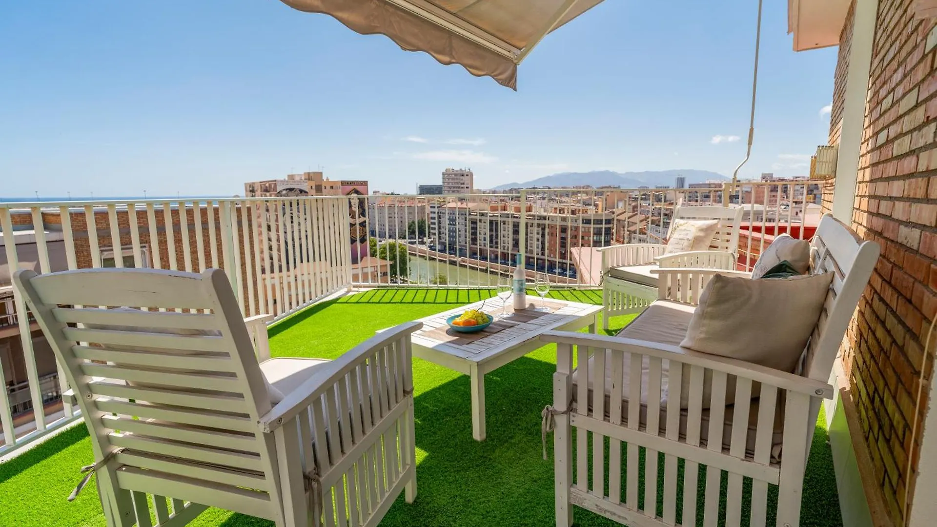 Sea Views Penthouse City Center 말라가