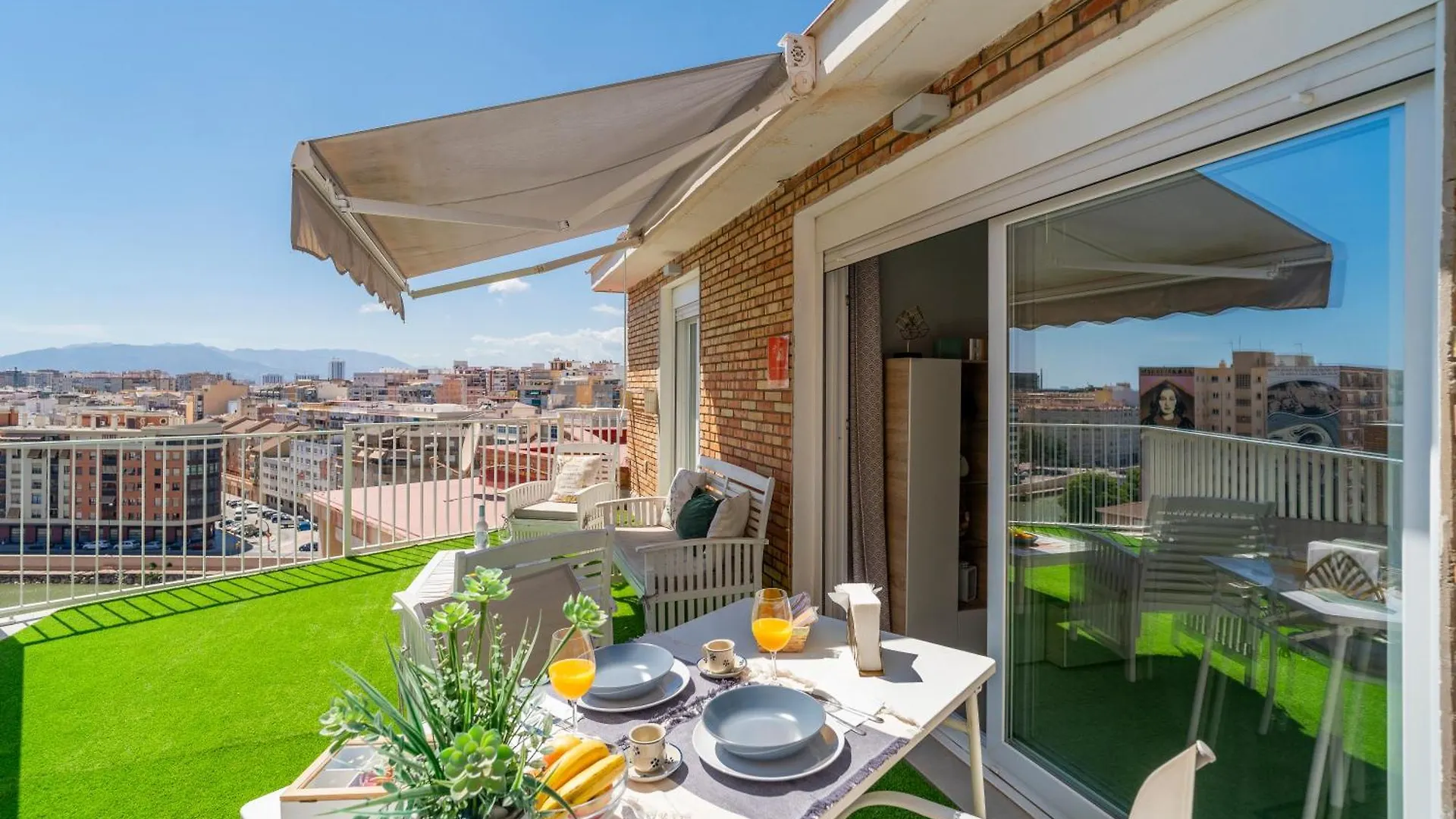 Sea Views Penthouse City Center 말라가
